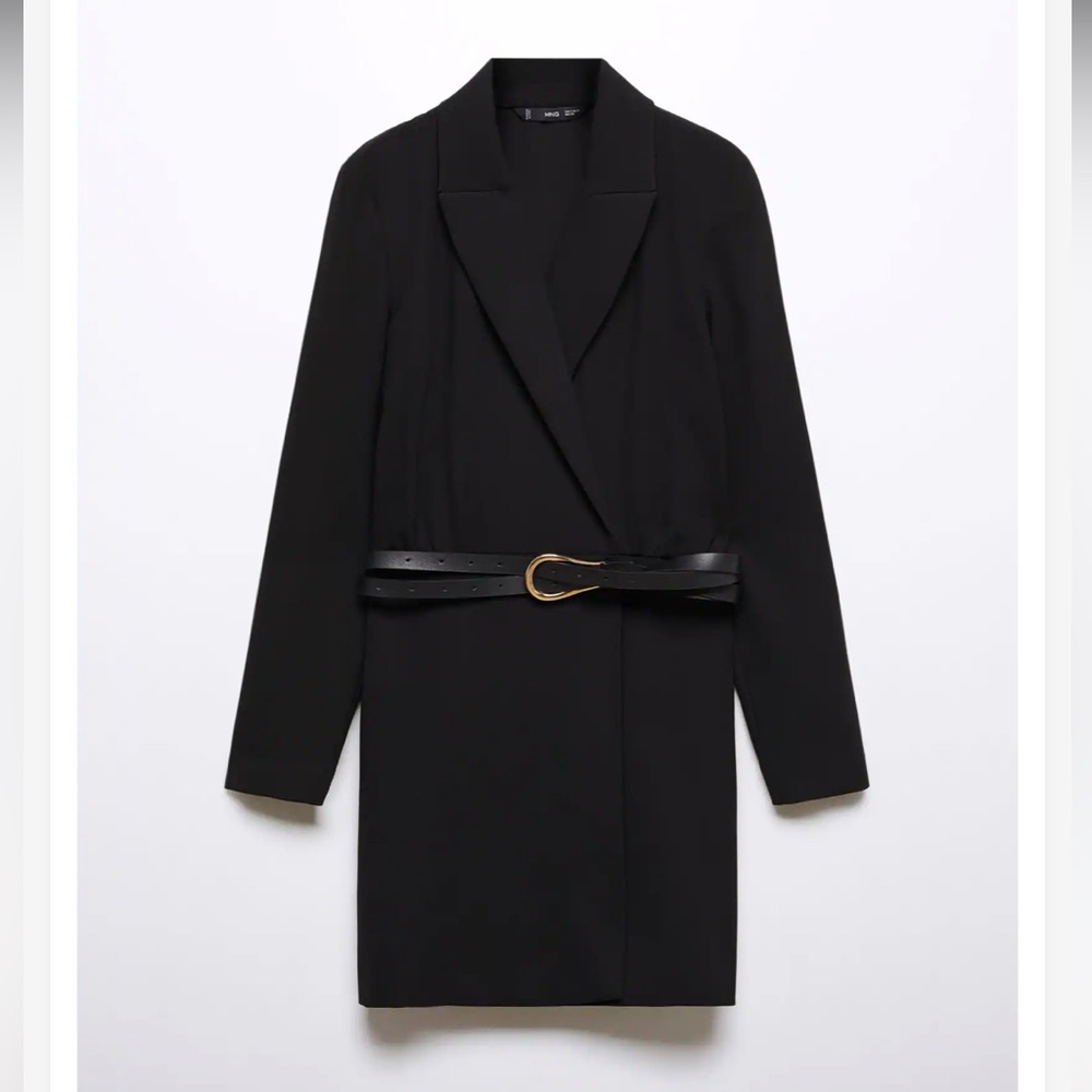 Blazer dress with stylish belt